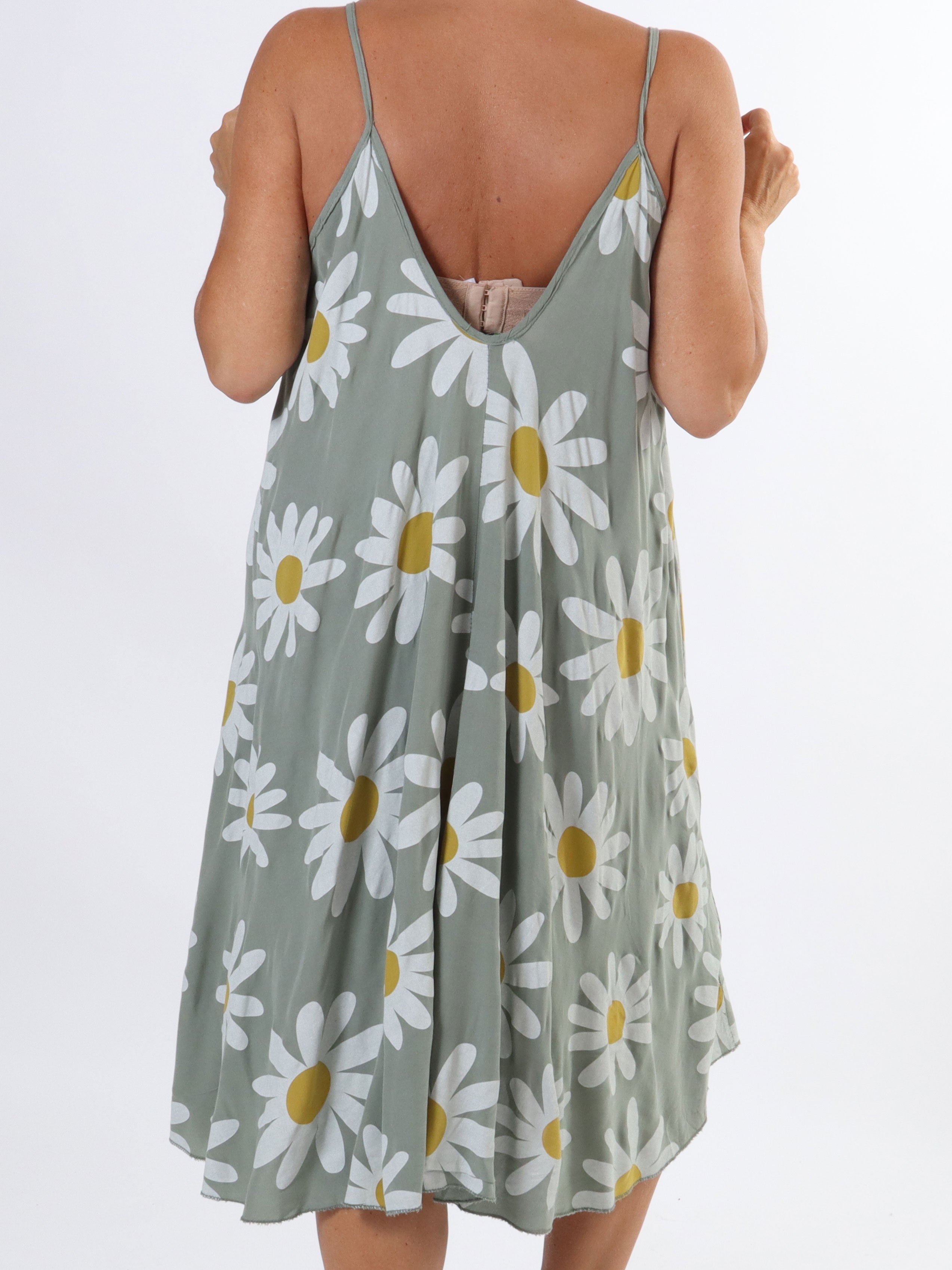 Maddie Sunflower - Sød plus size stropkjole med blomstermotiver